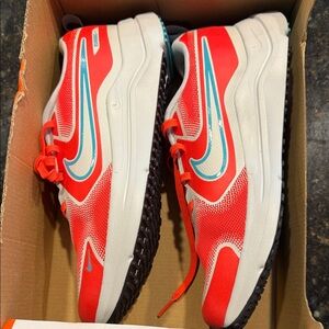 Nike Cosmic Runner Shoe 6Y/7.5W